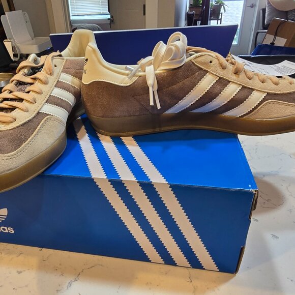 adidas Gazelle Indoor Earth Strata Magic Beige IF9646 Men's Size New 9.5 Shoes - Picture 2 of 13